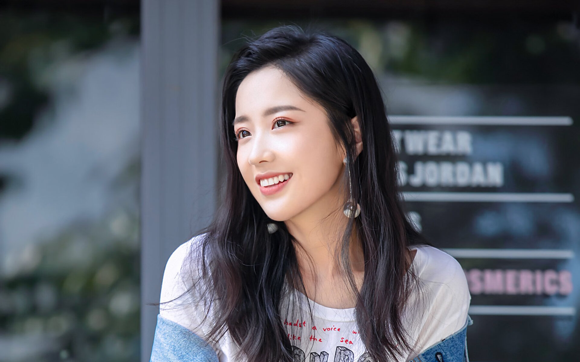 各地青少年篮球“梦想启程”公益行持续深入乡村，青少年篮球招生海报